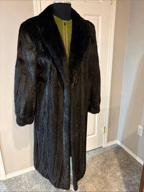 Classic Black Full-Length Felmale Mink Fur Coat Stunning !!  4B